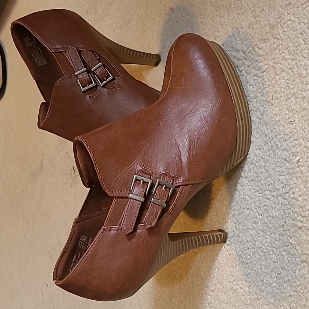 Fioni Ankle Boots Platform